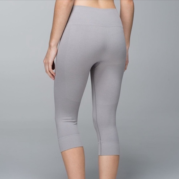 Euc Lululemon Seamlessly Street Crop Yoga Pant Heathered Medium Grey 4 - Picture 9 of 12